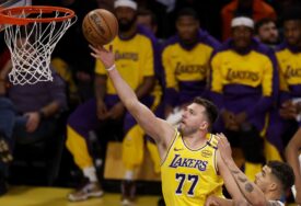 Kraj za Dončića i Lakerse: Minnesota "pomela" Jezeraše i plasirala se u polufinale Zapada