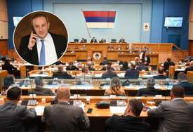 Bodiroga: Stevandić treba da podnese ostavku, 5 poslanika SNSD-a pregovara sa SDS-om