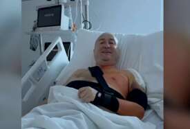 "DANAS JE IMAO PRVU FIZIKALNU TERAPIJU" Đani nakon operacije nastavlja sa liječenjem: "Ne znamo koliko će trajati"