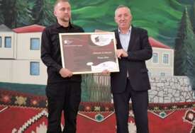 Bosanski Petrovac: Faruk Šehić dobitnik nagrade "Skender Kulenović"