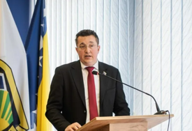 Načelnik bh. opštine povećao plate do čak 75 posto!