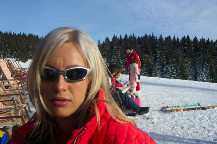 NININI BISERI: Slušaj razumne