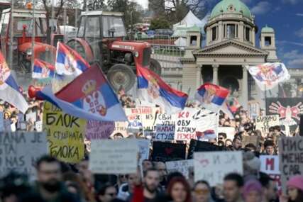 Pratimo proteste u Beogradu: Studenti iz više mjesta u Srbiji stigli u Beograd