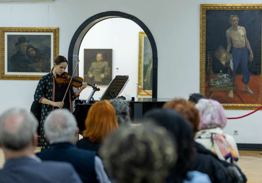 FOTO: “STRINGS ATTACHED SINFONIETTA”