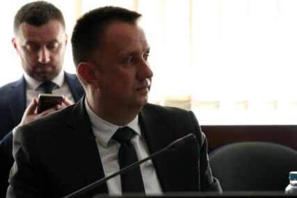 GUBITNIK DANA Vedran Lakić