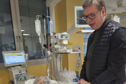 Vučić posjetio poslanicu u bolnici: “Pobijedit će Jasmina, pobijedit će Srbija”