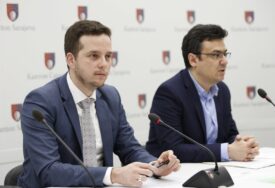 Sindikat poslao pismu premijeru Uku: "Upozoravamo vas da, ukoliko vaše ignorisanje pređe naš prag tolerancije..."