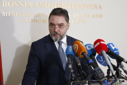 Mljekari pisali ministru Košarcu: Nerealno niske cijene uvoznog sira i skute