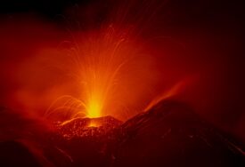 Indonezijski vulkan Lewotobi eruptirao drugi dan zaredom