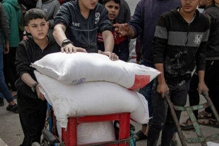 EU: Izraelska suspenzija humanitarnih grupa u Gazi blokirat će pomoć koja 'spašava živote'