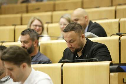 Državni parlamentarci usvojili Rezoluciju o osudi svih oblika neofašizma i potvrdi antifašističkog naslijeđa u BiH