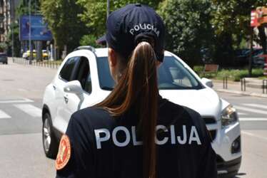 Pucnjava u Podgorici: Muškarac ispalio hice ka stadionu, policija traži napadača sa kesom na glavi