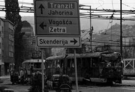 Na današnji dan branioci Sarajeva blokirali kasarne JNA