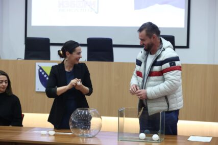 U CIK-u danas žrijebanje za utvrđivanje redoslijeda političkih subjekata na izbornim listama