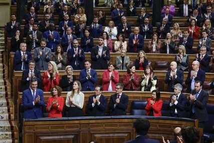 Španski parlament usvojio rezoluciju kojom traži embargo na oružje za Izrael