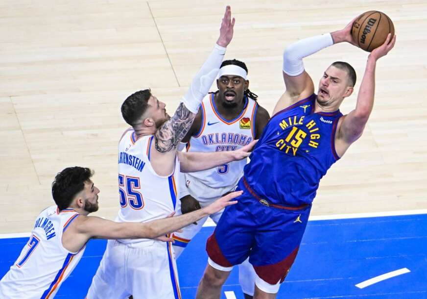 FOTO: EPA/ GERALD LEONG