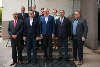 Ambasadori "zadovoljni" šta su vidjeli u namjenskoj industriji, Helez se pohvalio