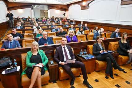 Zaposlenima u Gradskoj upravi u Banjaluci regres od 1.300 KM