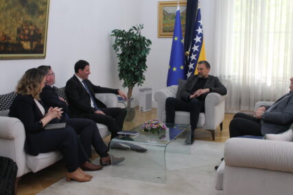 Ministar Konaković se sastao sa specijalnim izaslanikom za Zapadni Balkan Anžejem Frangešom