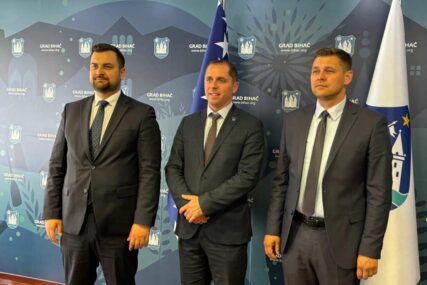 Hodžić u Bihaću: Potrebno olakšati prelazak granice i ojačati regionalnu saradnju