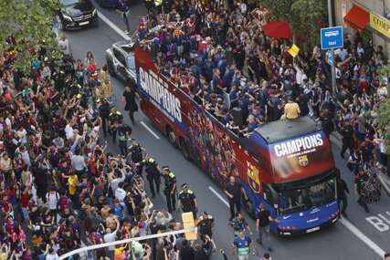 Dok je Barcelona slavila titulu, nekoliko igrača Blaugrane napravilo fantastičan gest
