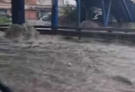 Nevrijeme u Beogradu, ulice pod vodom, padao grad velične 6 centimetara