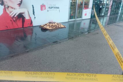 Pronađeno tijelo muškarca na trotoaru u centru Brčkog