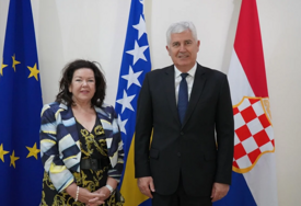 Čović s izaslanicom V. Britanije: Poručio kako 2026. Hrvati moraju birati "legitimnog" predstavnika