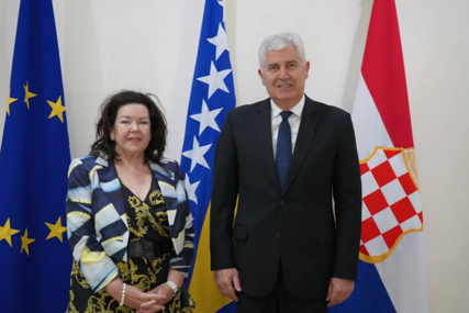Čović s izaslanicom V. Britanije: Poručio kako 2026. Hrvati moraju birati "legitimnog" predstavnika