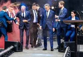 Dimnom bombom na premijera FOTO