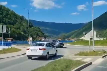 Divlja vožnja stranih vozača kod Zenice (VIDEO)