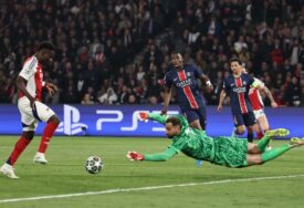 Jedan od najboljih golmana svijeta pregovara s PSG-om
