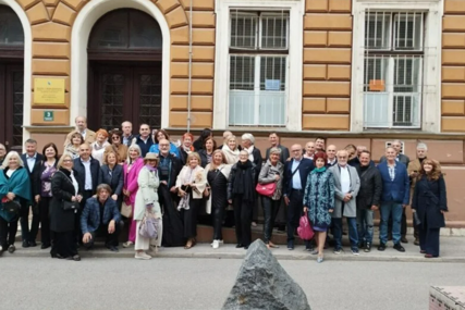 Profesorica (83) iz Sarajeva obilježila 44 godine mature sa svojim bivšim razredom: I dalje im pamti imena