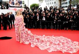 Heidi Klum izdanjem na crvenom tepihu prekršila sva pravila odijevanja u Cannesu