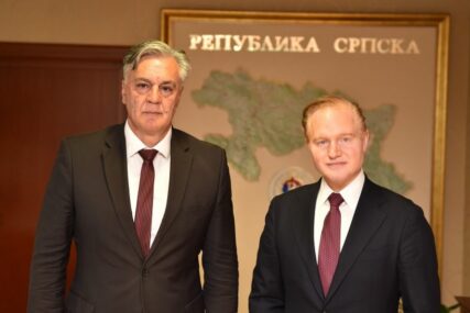 Advokat u RS predstavljen kao izaslanik američke vlade, ne radi za State Department