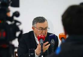 Kardinal Puljić: Zamolio sam Papu da blagoslovi mene i moju zemlju