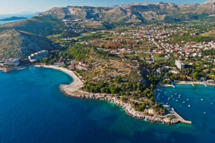 Konobar u Dubrovniku sok i kafu pokušao naplatiti 12 eura, pa kad je čuo kako gosti pričaju, spustio na 10