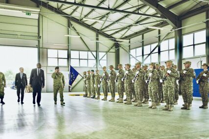 Sastanak Sorece i Lammyja u EUFOR-ovoj bazi u Butmiru