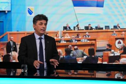 Lavić: Živimo diktaturu koju su nam nametnuli primitivci i kriminalci