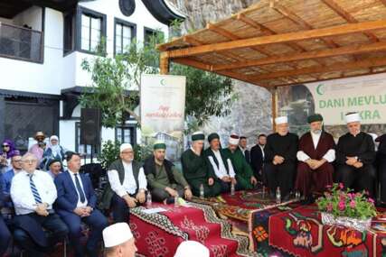 Hiljade vjernika na Danima mevluda i zikre - najstarije tradicije bh. muslimana