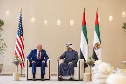 Trump doputovao u posjetu Ujedinjenim Arapskim Emiratima, dočekao ga šeik