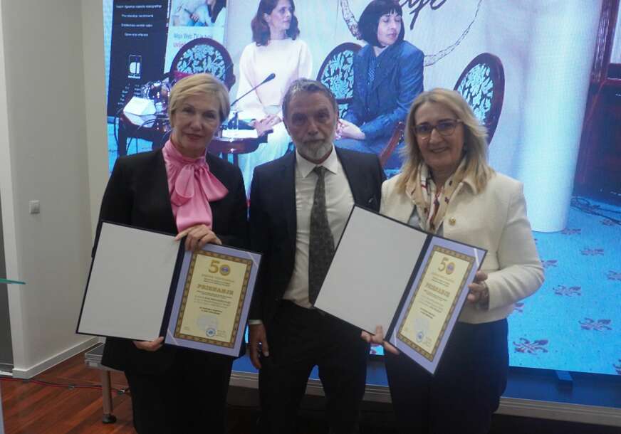 FOTO: ENRA MEHMEDIKA, AIDA ŠEHANOVIĆ I GORDAN MUZUROVIĆ, PREDSJEDNIK UDRUŽENJA