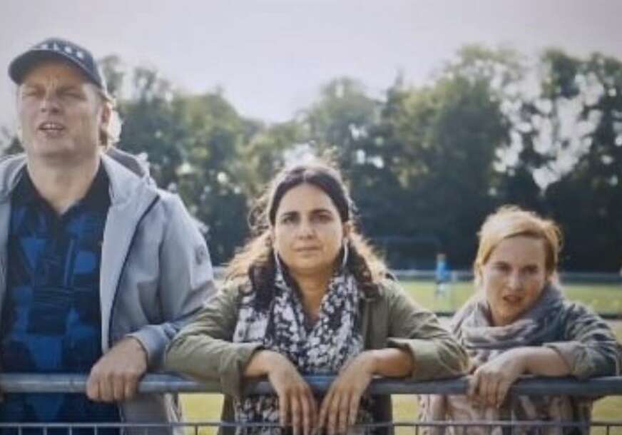 FOTO:  NETFLIX / SRAMOTNA SCENA IZ SERIJE FOOTBALL PARENTS
