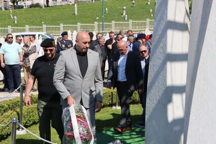 Delegacija Kantona Sarajevo obilježila 33. godišnjicu bitke za odbranu Predsjedništva RBiH