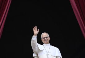 Papa Lav obećava da će uložiti "sve napore" da mir prevlada