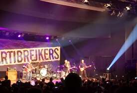 Počeo koncert Partibrejkersa: Dom mladih večeras je epicentar rock'n'rolla (VIDEO)