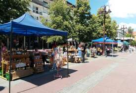 Brčko: Otvoren prvi pčelarski bazar