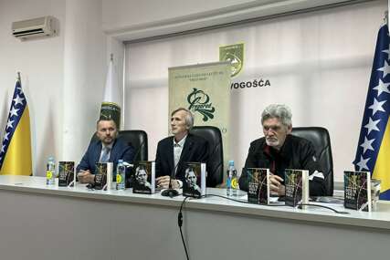 U Vogošći održana promocija knjige Rezaka Hukanovića DESETA VRATA PAKLA