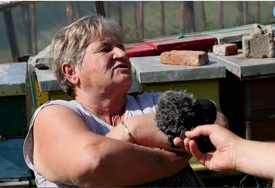 (VIDEO) Šahza Rešić pretukla svekra da spasi svekrvu, postala legenda sela