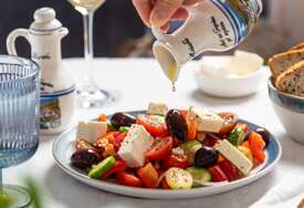 Nudimo vam recept za pravu grčku salatu s feta sirom